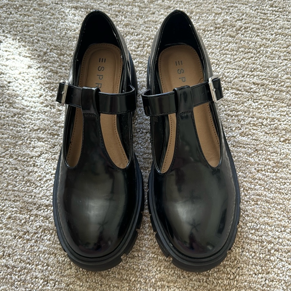 Esprit platform Mary Jane shoes. Great condition. Size 8